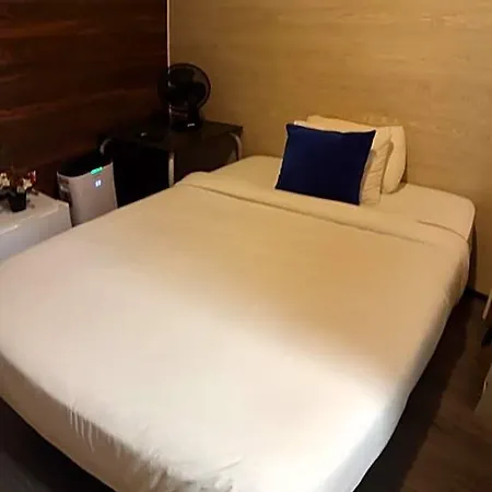 ゲストハウス 4sleep *